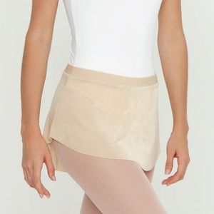 Drift Bullet Pointe skirt